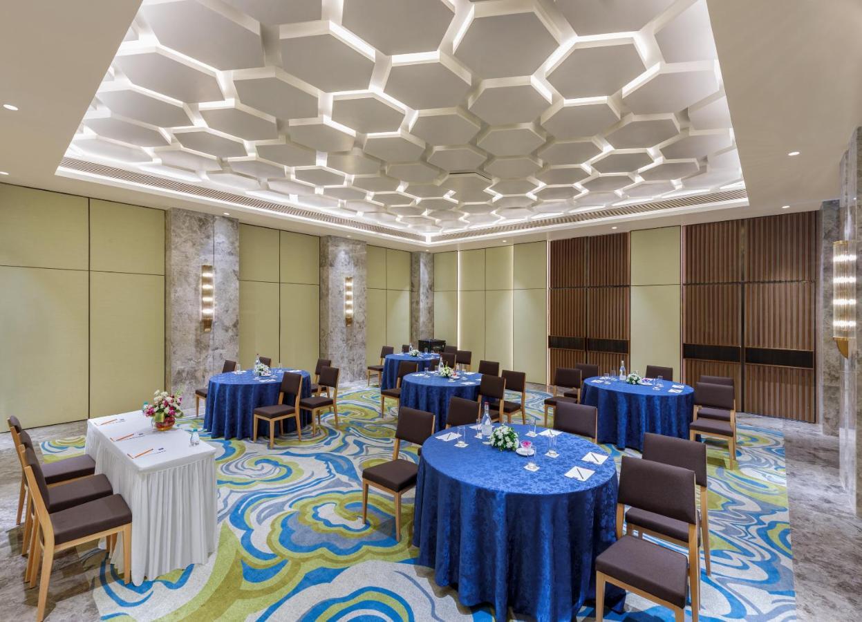 Bellevue Sarovar Premiere Джунагадх Екстер'єр фото