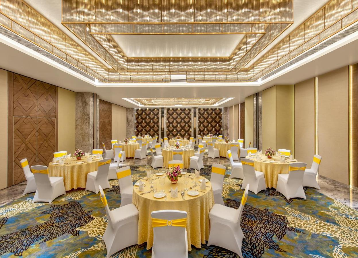 Bellevue Sarovar Premiere Джунагадх Екстер'єр фото